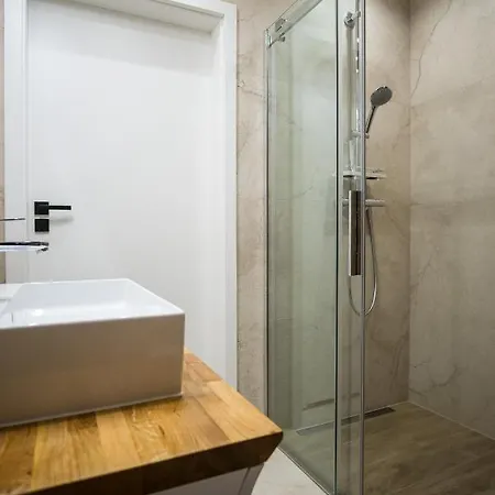 Luna Goralka 자코파네